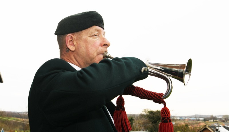 Main image for Paul plays to remember centenarian soldiers