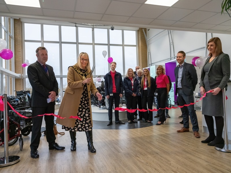 Main image for Mayor toasts firm’s expansion