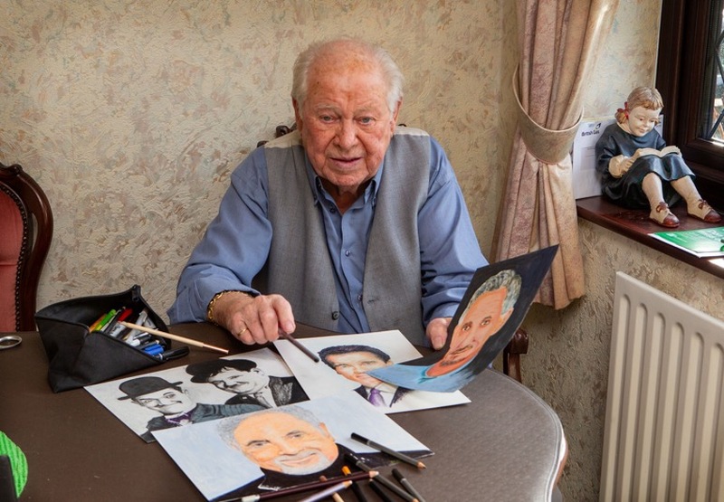 FINE ART: Jim Naylor who at 85 has taken up art, to give him a purpose as he deals with terminal cancer. Picture Shaun Colborn PD092849