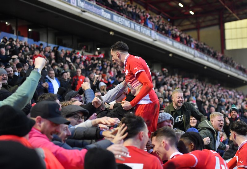 Main image for De Gevigney accepts booking but impressed by English crowds