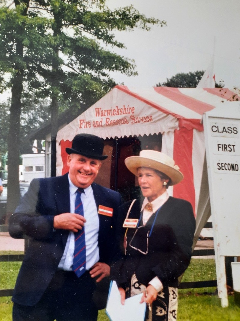 Barry Tue with a fellow judge at the royal pig show.