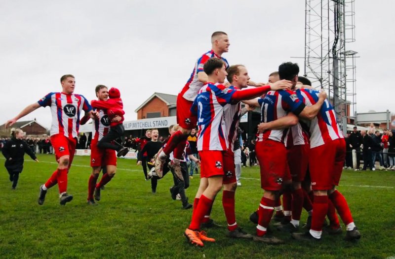 Main image for Dearne sign  rivals’ star who was benched for McCormack
