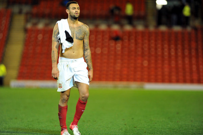 Main image for Davies completes £300,000 Bolton move