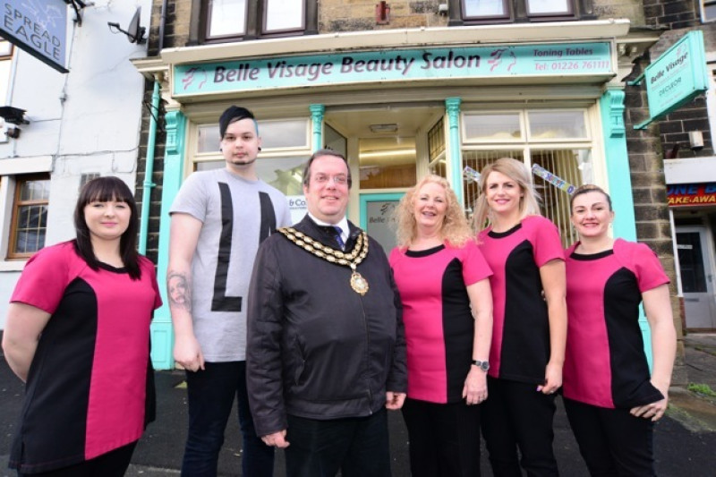 Main image for Mayor helps business celebrate accolade