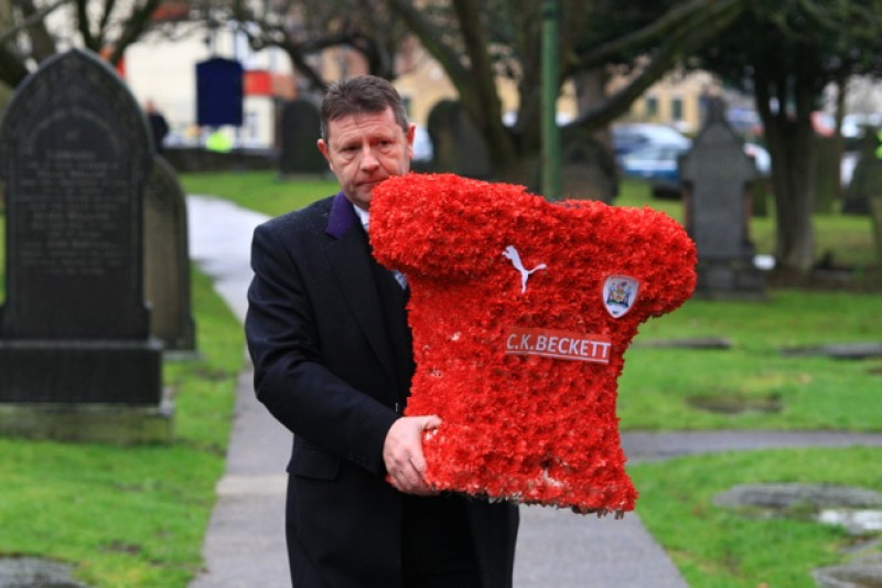 Main image for Locals gather to pay tribute to Norman Rimmington