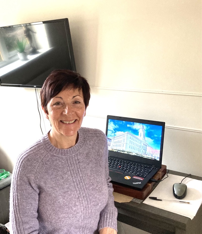 Main image for Vital grants given to cancer-battling patients