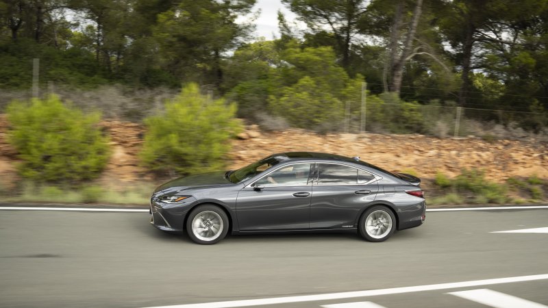 Main image for Lexus saloon takes it to the Germans