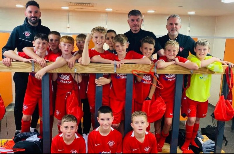 Main image for Schoolboys stay top with 14-1 victory