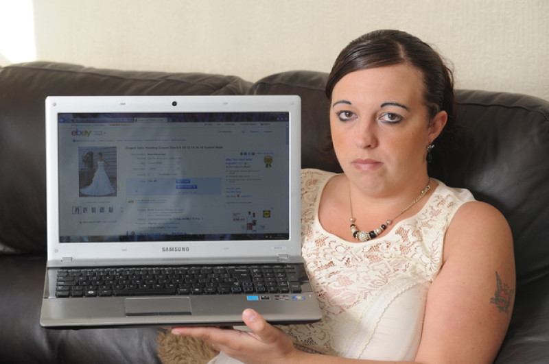 Main image for Bride-to-be left down by late Chinese wedding dress