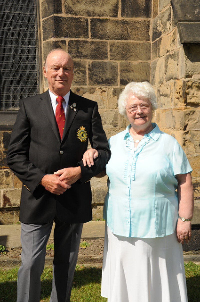 Main image for Couple renew vows 50 years on to the hour