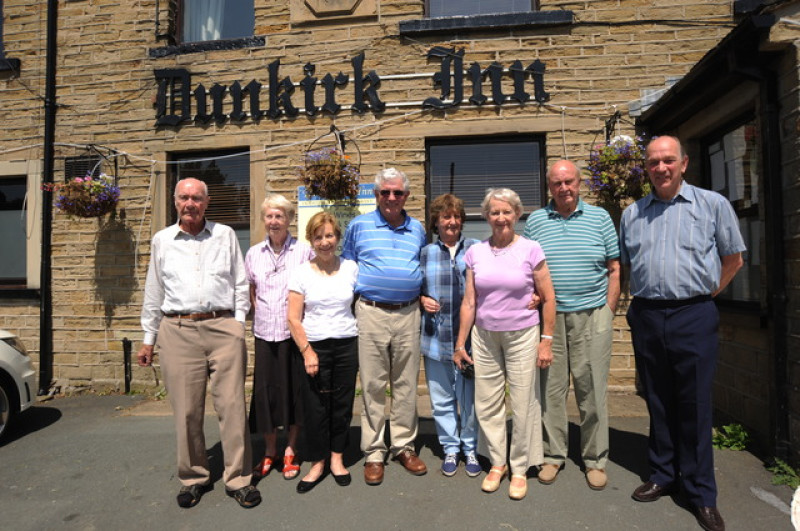 Main image for Long-lost cousins meet for first time