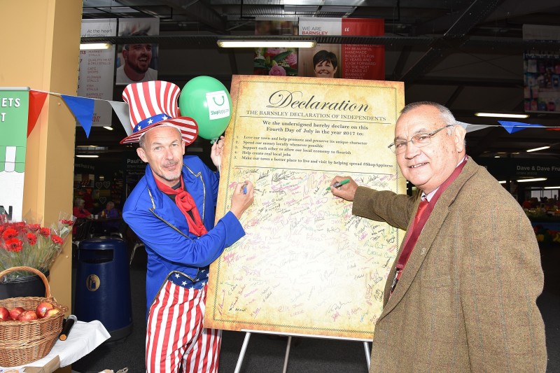 Main image for Shoppers sign declaration of independents