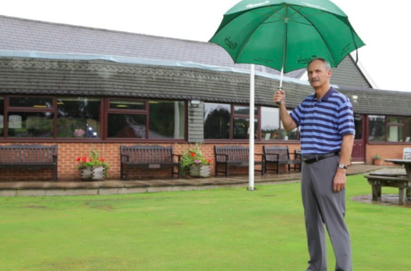Main image for Lead thieves target golf club