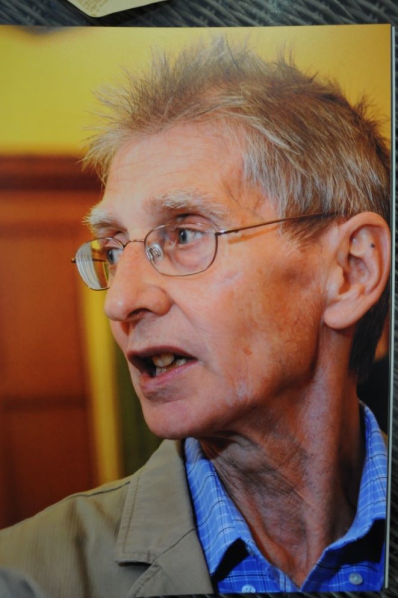 Main image for Song about Barry will raise funds for his statue