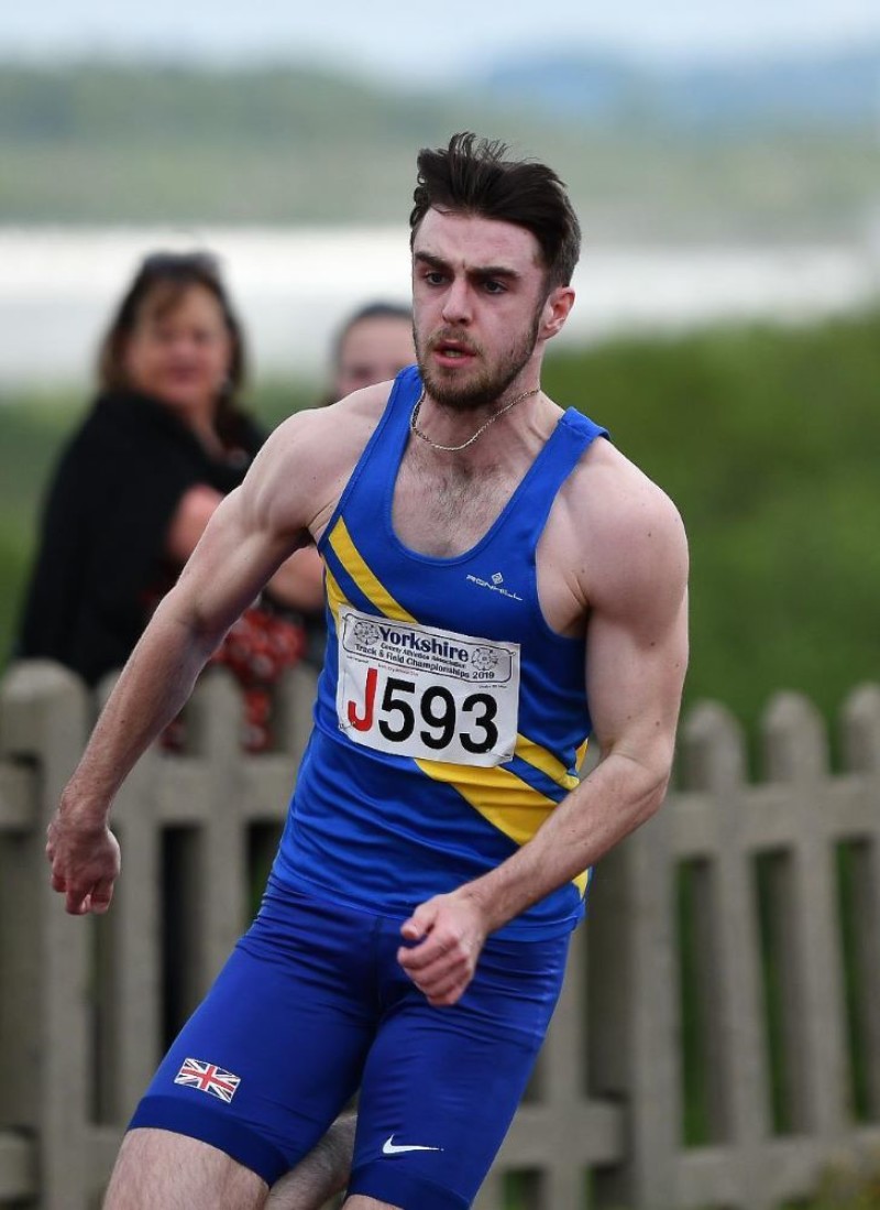 Main image for Darton teen sets track alight