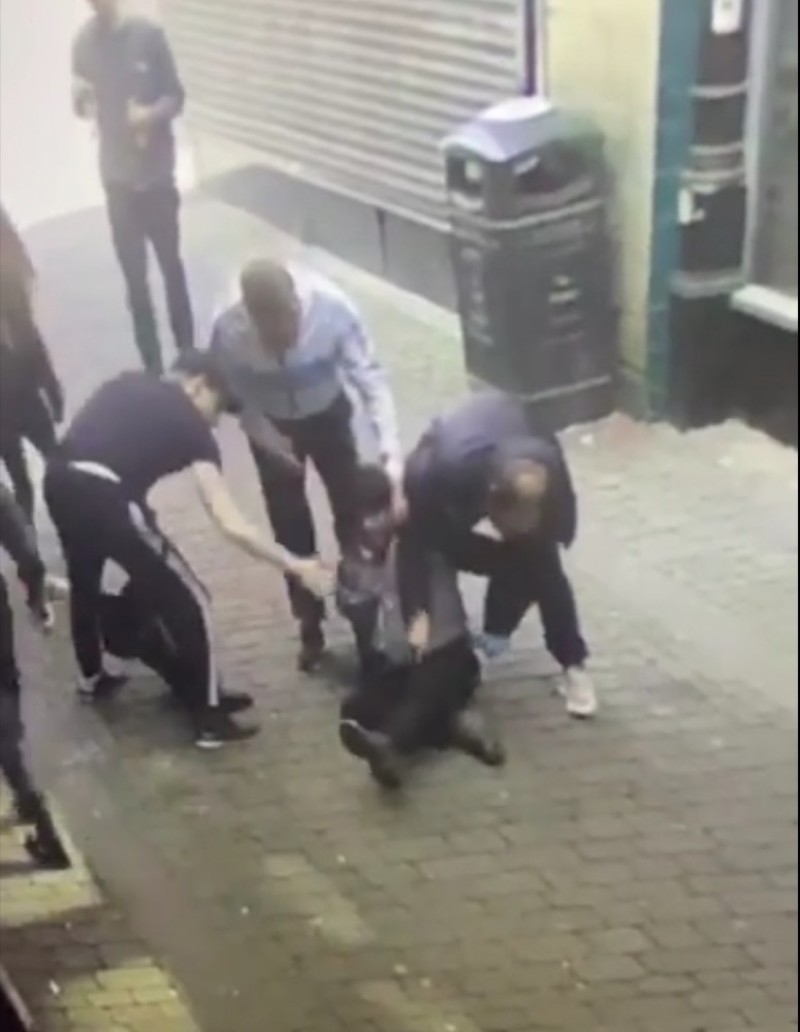 Main image for VE Day mugging gang jailed