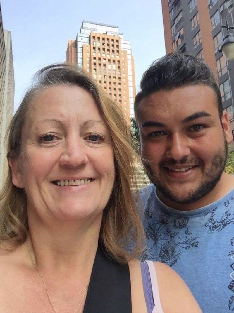 Main image for Jailed Louis bailed from Thai prison