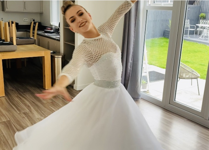 Main image for Teen dancer wows in competition
