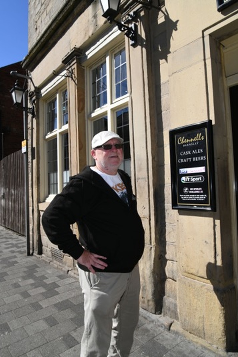 Main image for Plaque for famous actor gathers pace