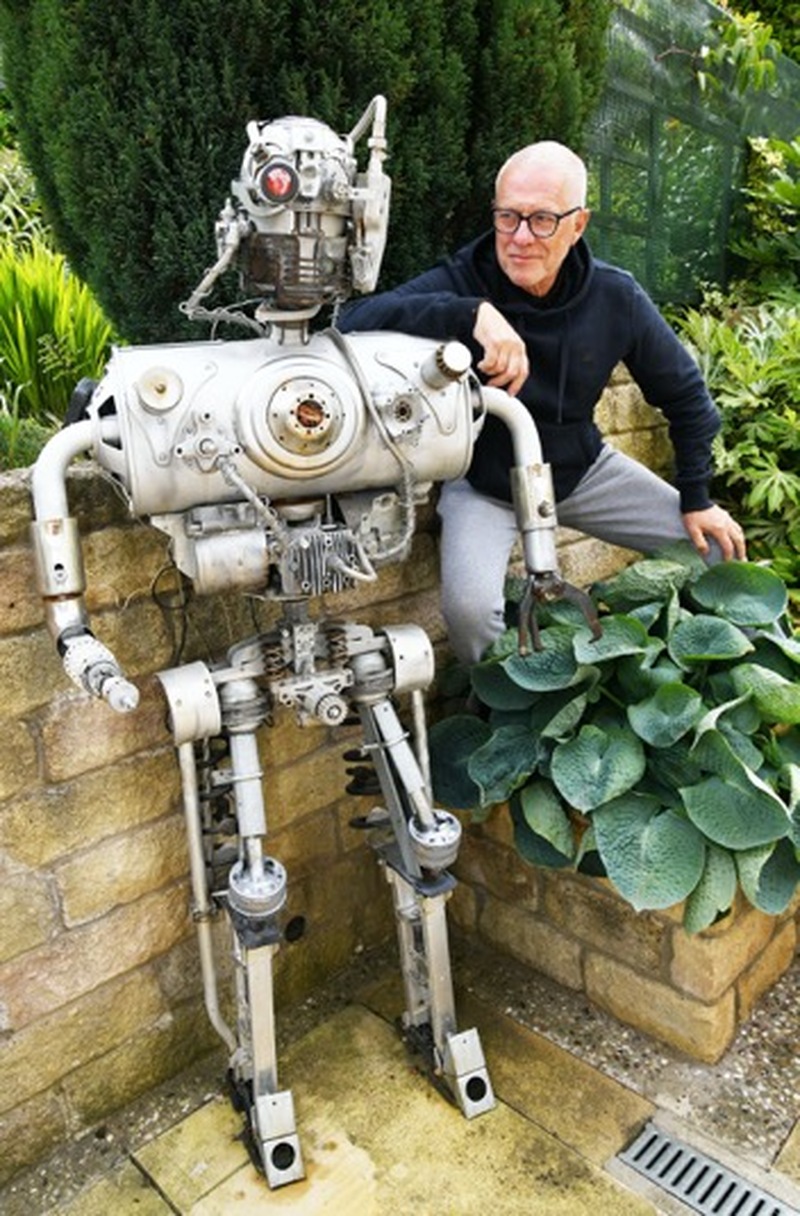 Main image for Quirky artist reveals his work...