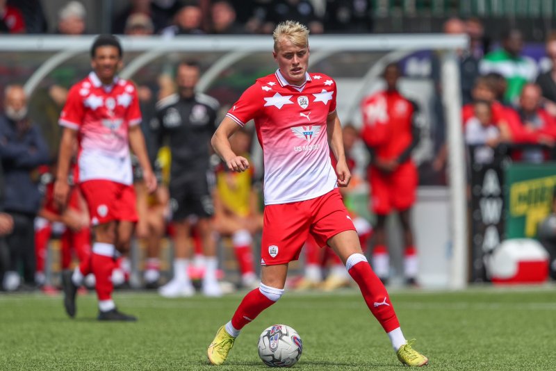 Main image for Oli Shaw scores late winner as Reds beat Worksop