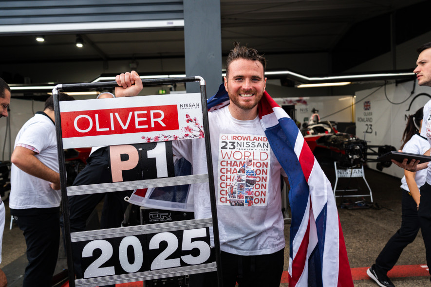 Main image for Barnsley man Rowland wins world title