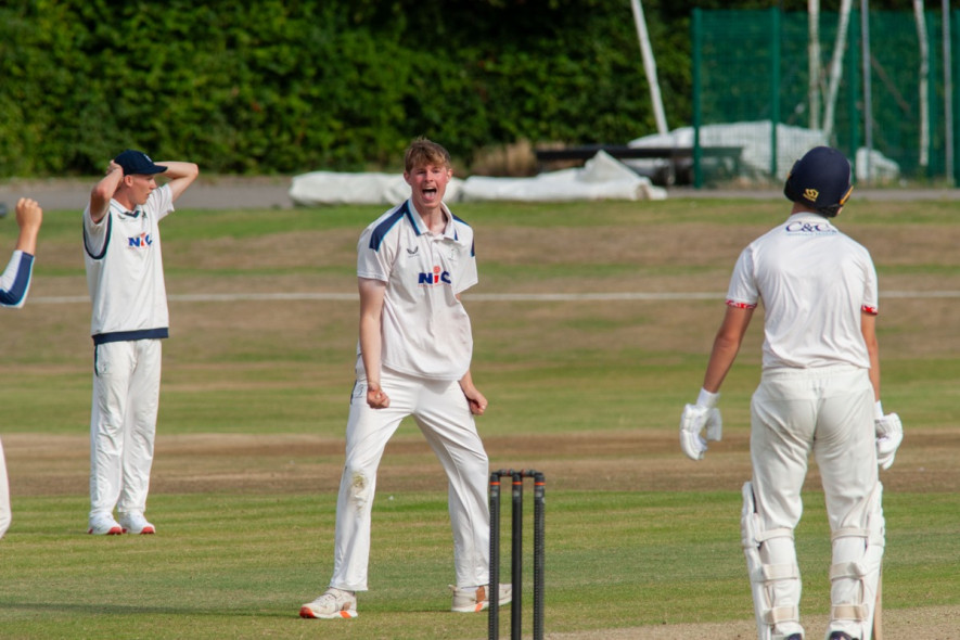 Main image for Yorkshire u18s win Roses game at Shaw Lane