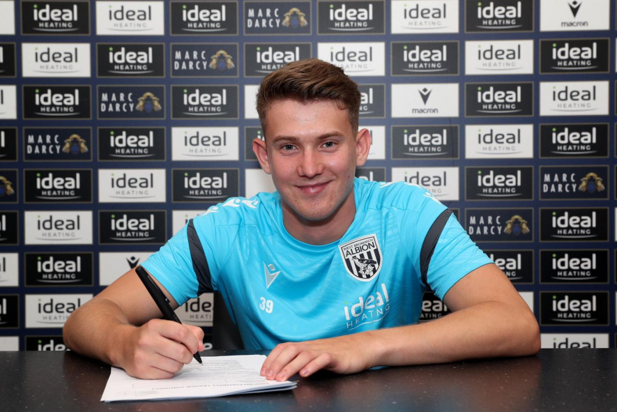 Main image for Jack signs with Championship club 2 years after Reds release