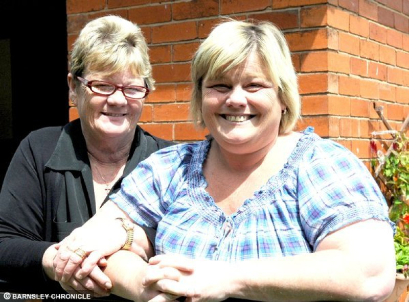 Main image for Bravery of mother and daughter cancer sufferers