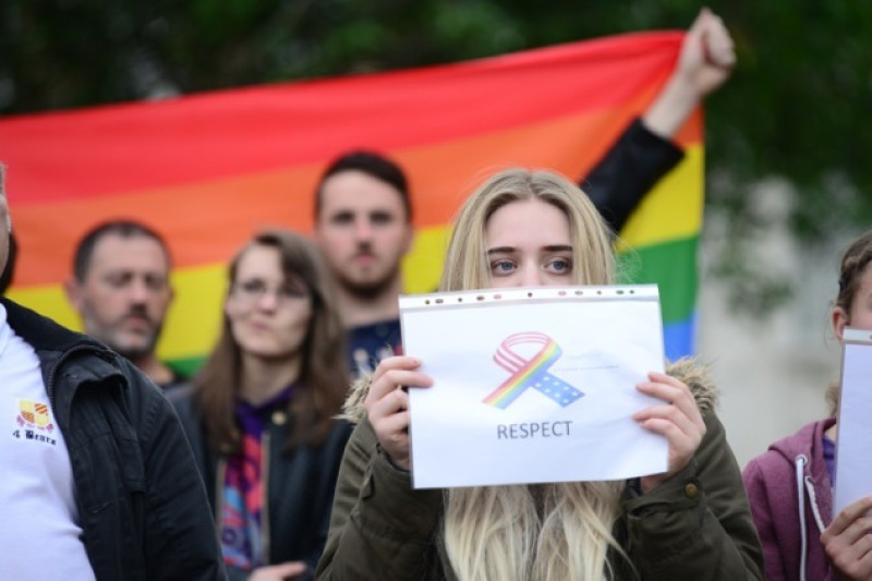 Main image for Locals pay their respects to Orlando victims