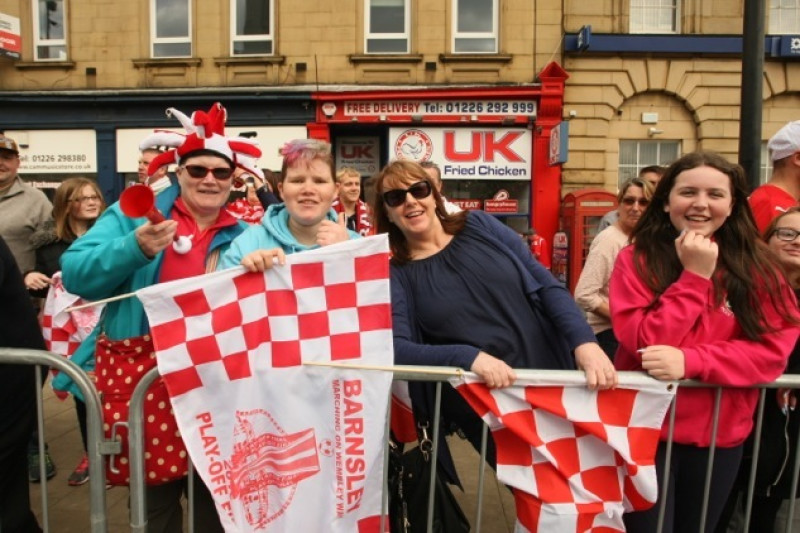 Main image for Super Reds receive heroes' welcome