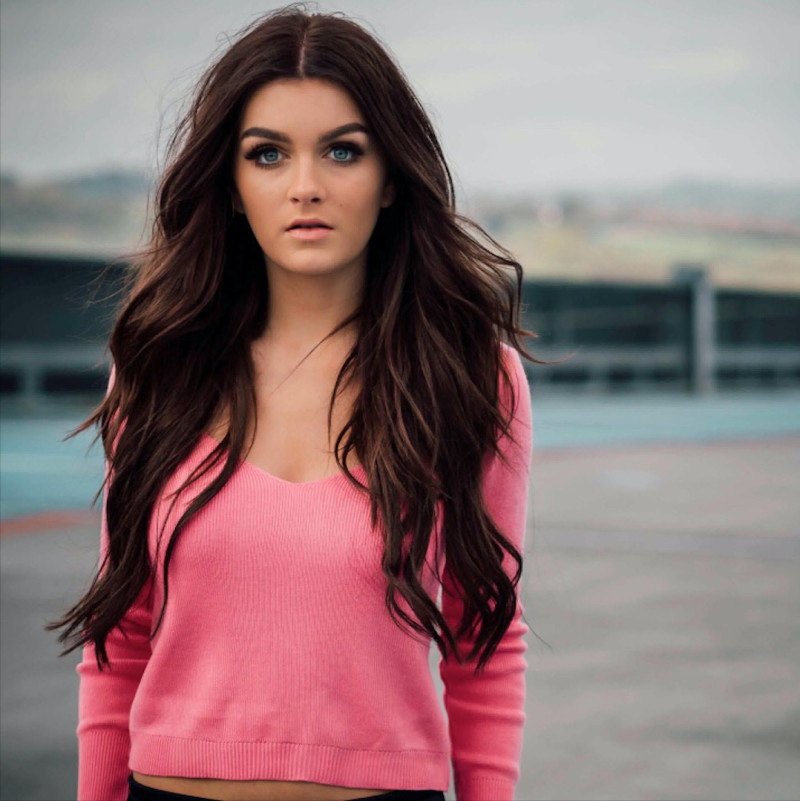 Main image for Headline gig for X Factor Holly