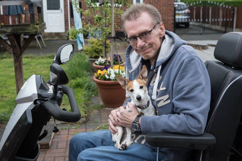 Main image for David on road again after thieves strike