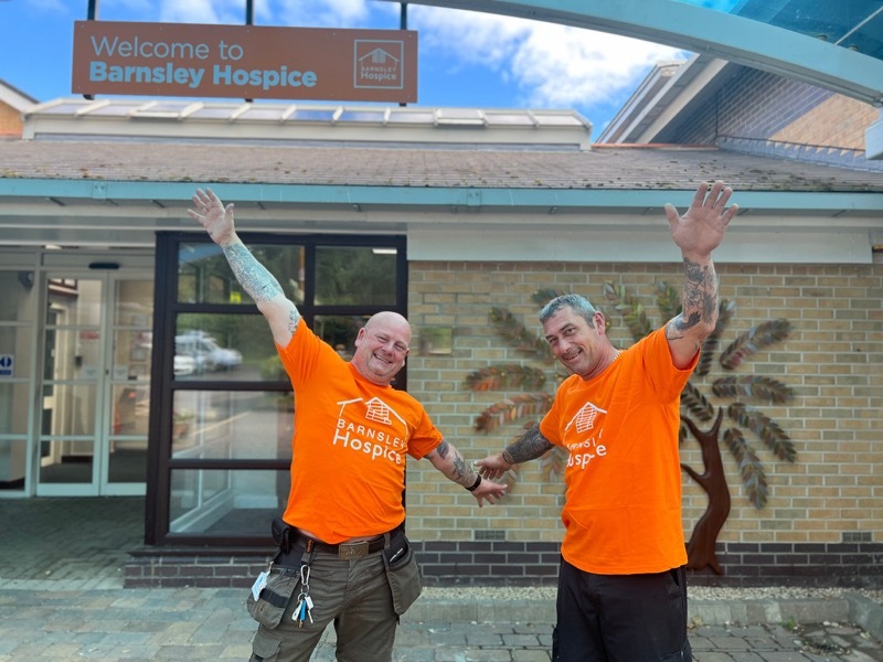 Main image for Skydivers to raise cash for hospice