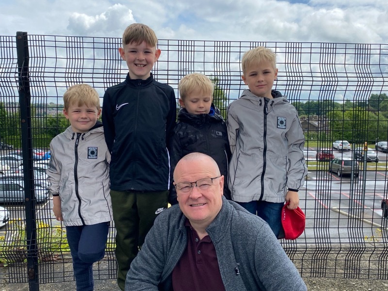 Main image for Grandchildren cut grandad’s hair for charity