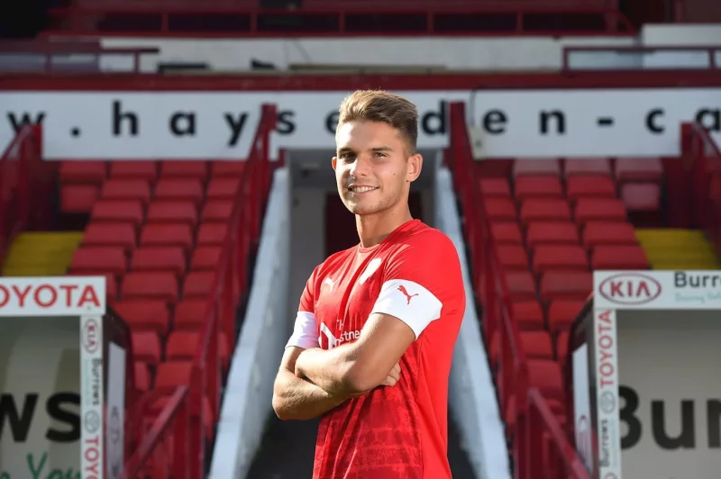 Main image for Schmidt leaves Oakwell