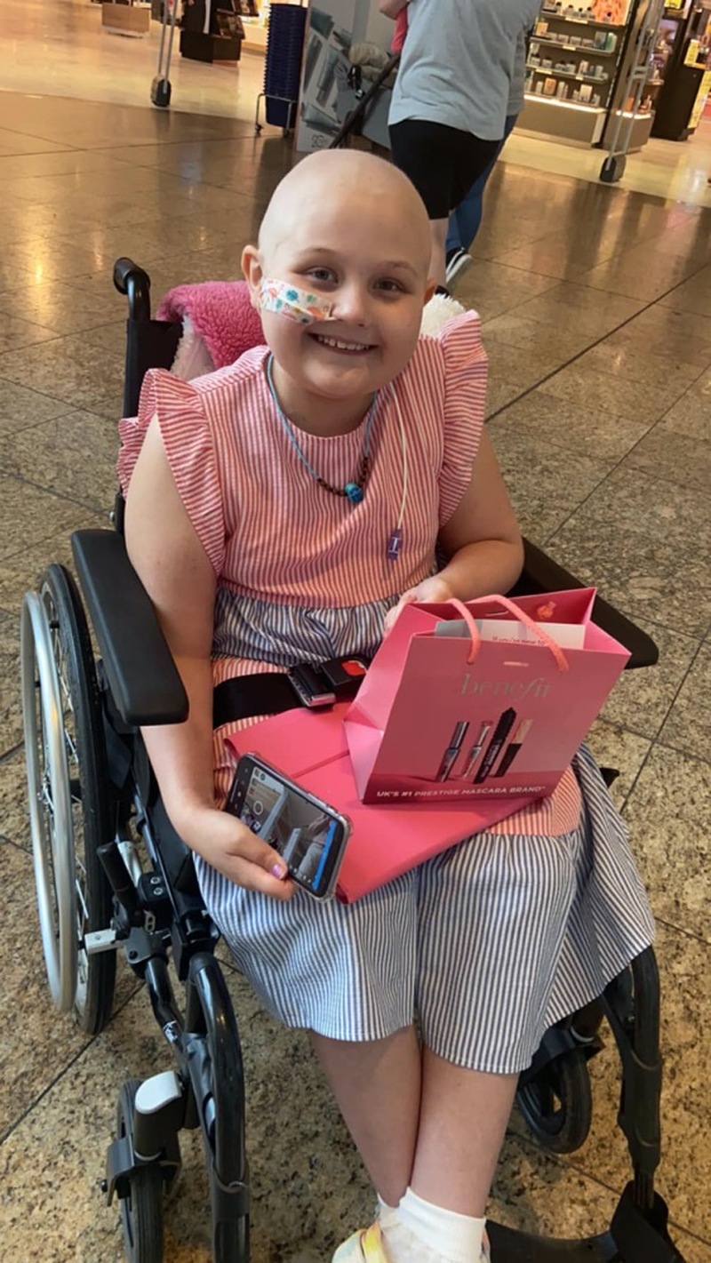 ACT OF KINDNESS: Indie Violet Senior.