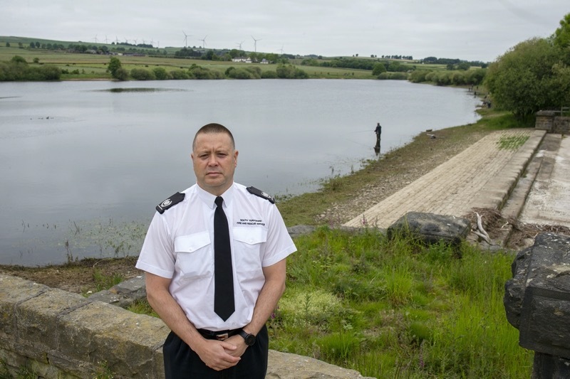Water Warning: south Yorkshire Fire and Rescue service  Matt Gillatt getting the message across to warn about deep cold water. Picture Shaun Colborn PD092226