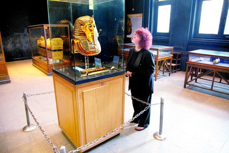 Main image for Egyptologist wins TV award