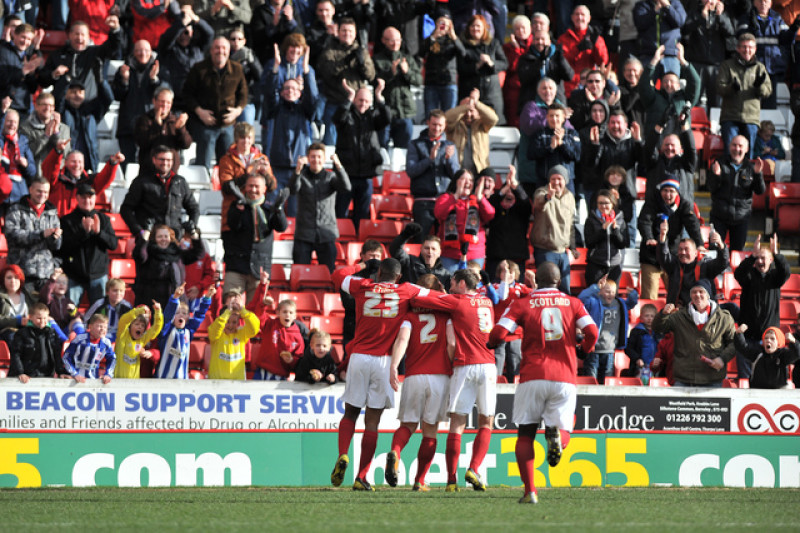 Main image for Hassell header stings Hornets