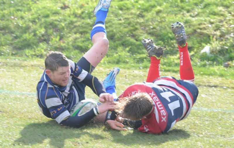 Main image for Yarnbury win narrowly at Shaw Lane