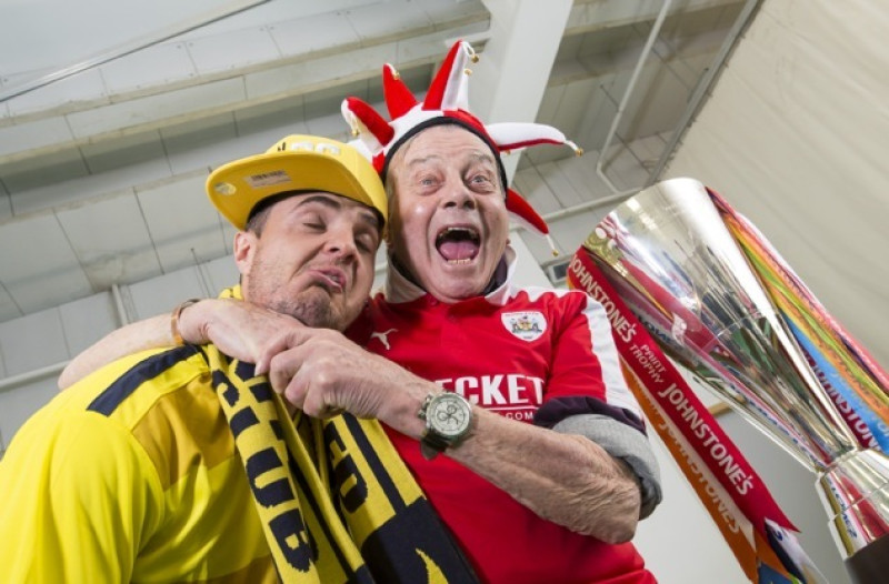Main image for Dickie Bird embraces Wembley fever