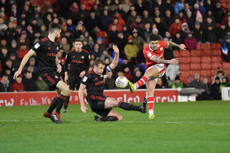 Main image for Barnsley unbeaten at home in a year after goalless draw with Sunderland 