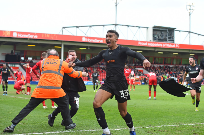 Main image for Last-gasp winner sees Barnsley stun Saddlers