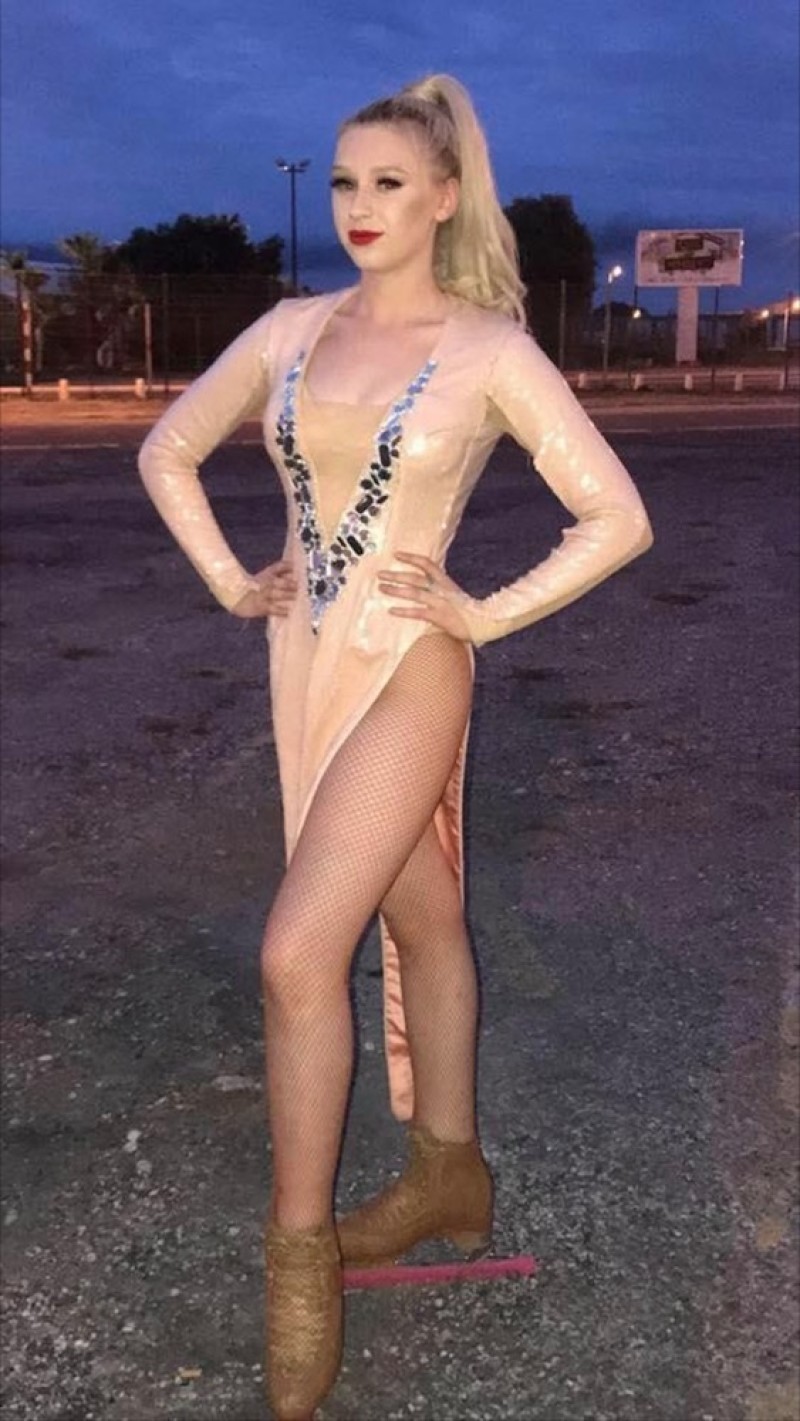 Main image for Virus outbreak leaves young ice skater stuck in Ecuador