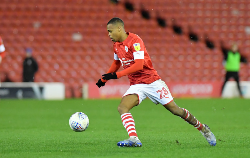 Main image for Simoes signs new deal 