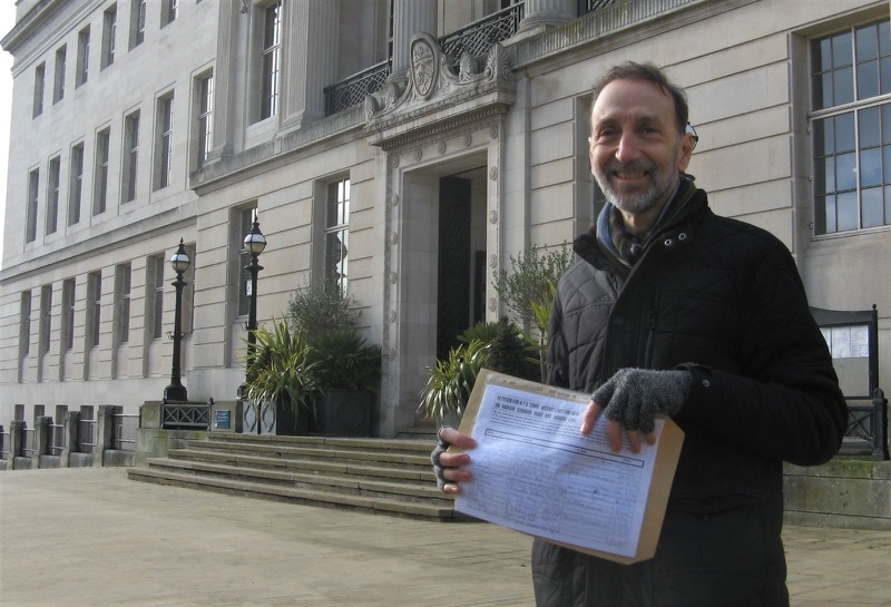 Main image for Anti-HGV petition lodged with council