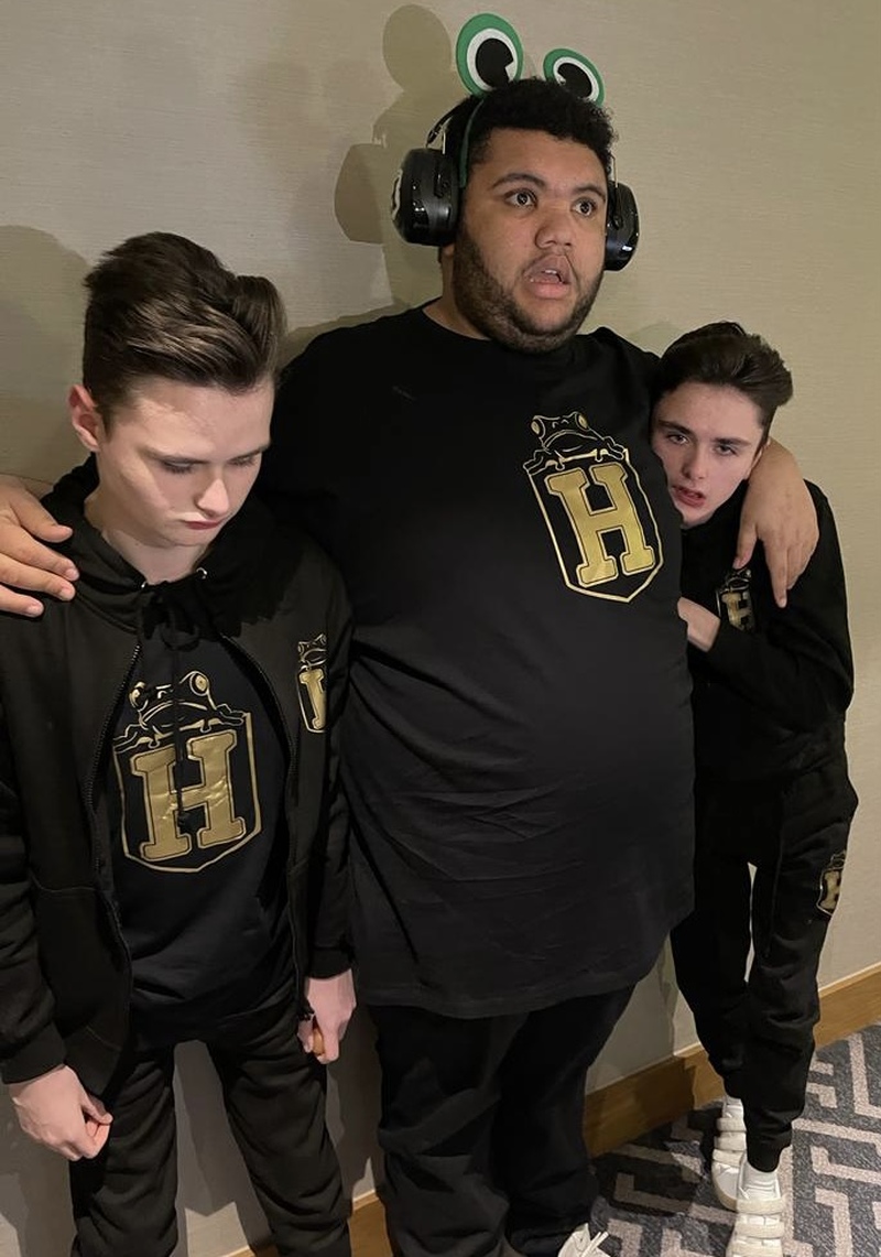 Main image for Twins join Harvey Price on catwalk