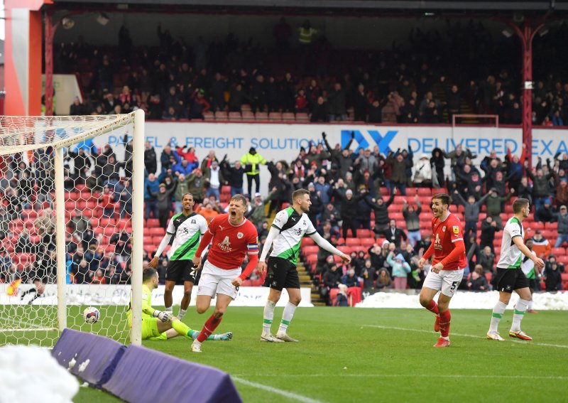 Main image for Duff praises players, staff and fans after big win