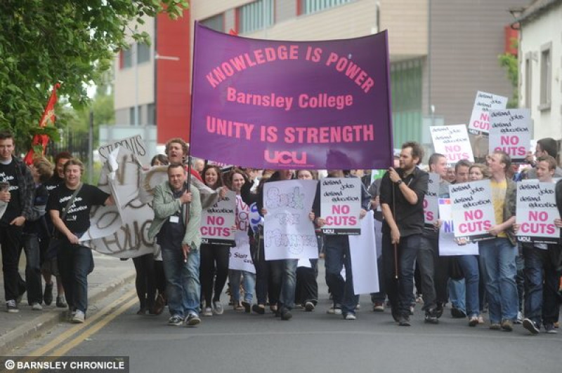 Main image for Students protest in support of lecturers
